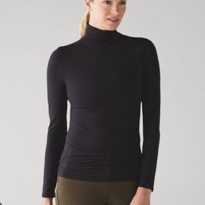 Lululemon Yin Vibes Turtleneck - size 4